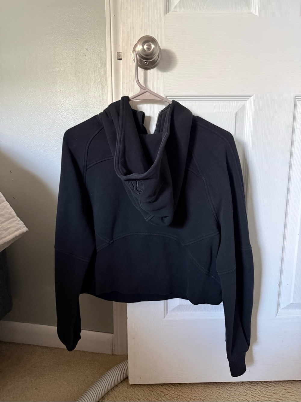 Black lululemon scuba - Picture 2 of 2